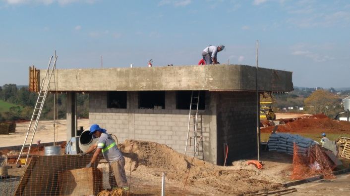 Obra executada pela AR4 Engenharia: TETRA PAK- PATIO MOTORISTAS – PONTA GROSSA